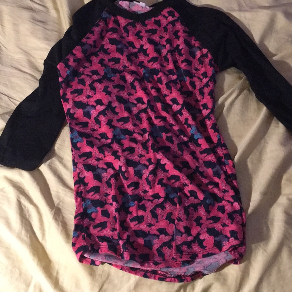 i am selling a lula roe shirt